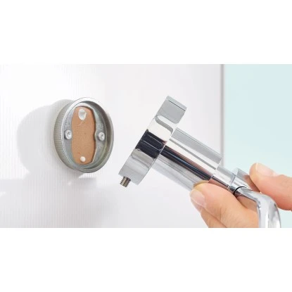 tesa® LOXX Toilettenrollenhalter mit Deckel, hochglanzverchromt, inkl. Kleber